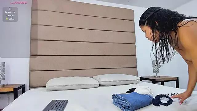 susan_elliot from StripChat