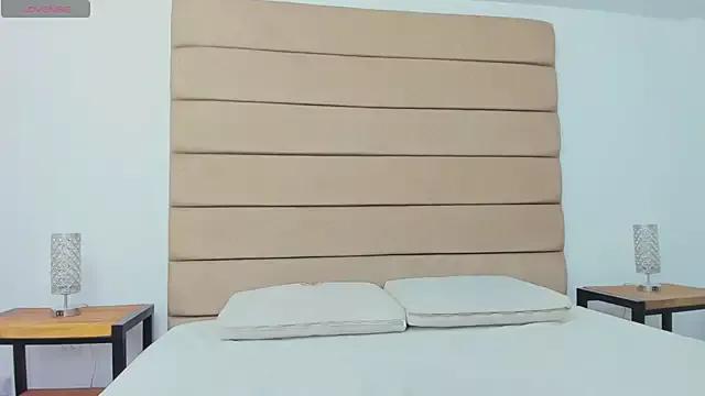 susan_elliot from StripChat