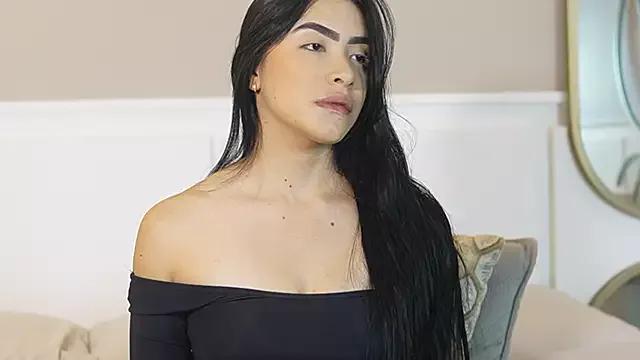 Explore our live girls sluts from our Custom and Multi clubs and checkout exclusive access to highly interactive content, such as shape, hair, titties, pussy type and many more.