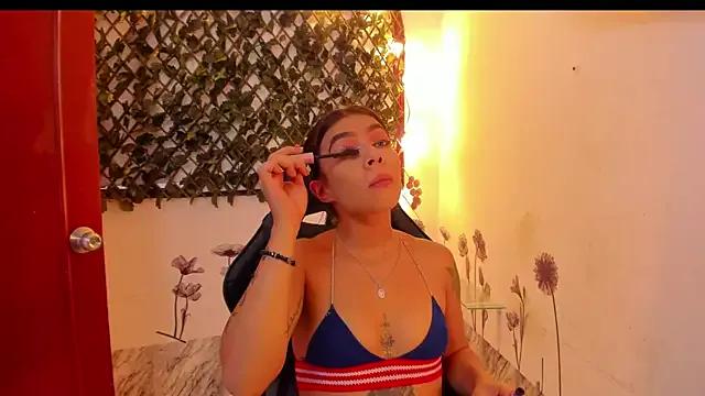 Explore our live girls sluts from our Custom and Multi clubs and checkout exclusive access to highly interactive content, such as shape, hair, titties, pussy type and many more.