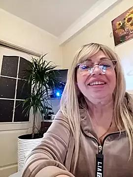 Explore our live girls sluts from our Custom and Multi clubs and checkout exclusive access to highly interactive content, such as shape, hair, titties, pussy type and many more.