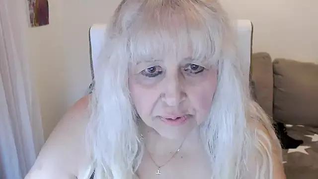 Explore our live girls sluts from our Custom and Multi clubs and checkout exclusive access to highly interactive content, such as shape, hair, titties, pussy type and many more.