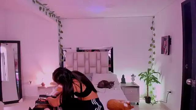 Sussy_Bell01 from StripChat