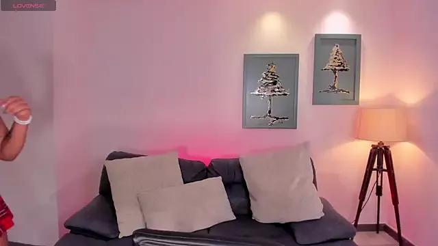 SussyBellX from StripChat