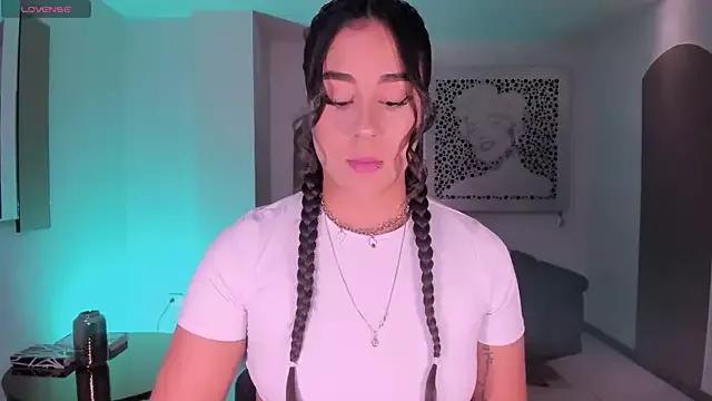 SussyBellX from StripChat