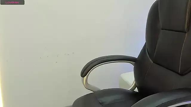 SussyLondon from StripChat