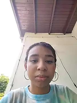 suzanelee from StripChat is Freechat