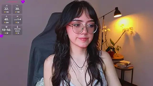 suzumi__ from StripChat