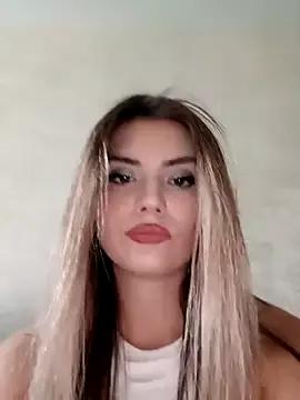 SuzyCharm from StripChat is Freechat