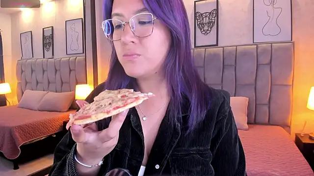 sweet--emily from StripChat