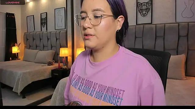sweet--emily from StripChat