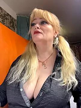 Sweet-blonde from StripChat is Freechat