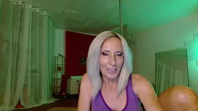 Explore our live girls sluts from our Custom and Multi clubs and checkout exclusive access to highly interactive content, such as shape, hair, titties, pussy type and many more.