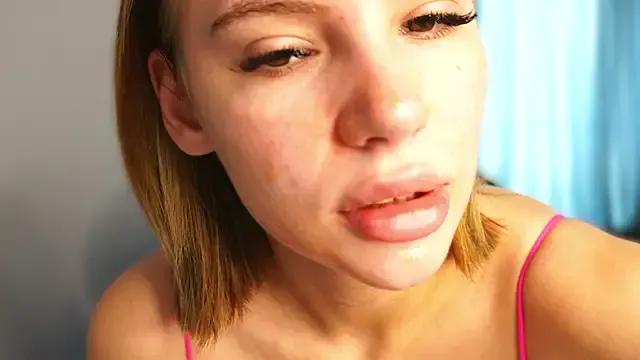 Sweet-peacha on StripChat