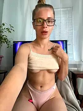 sweet__Nika from StripChat is Freechat