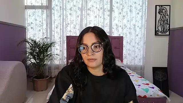 sweet_ahinara from StripChat is Freechat