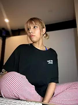 sweet_Amy0 from StripChat