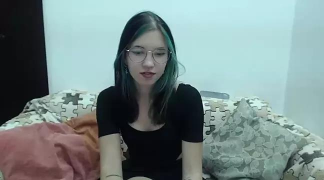 Sweet_Beee from StripChat