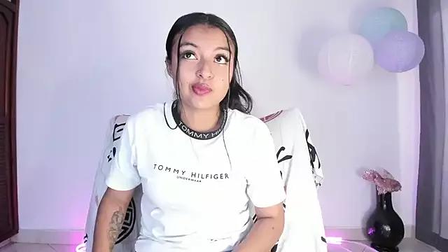 sweet_cinamon from StripChat