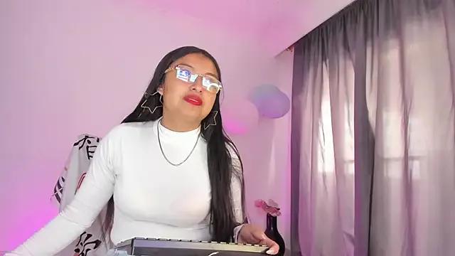 sweet_cinamon from StripChat