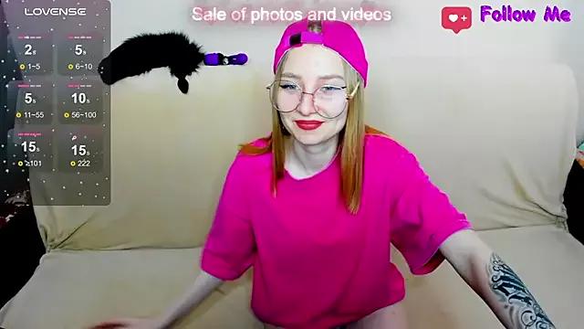 Explore our live girls sluts from our Custom and Multi clubs and checkout exclusive access to highly interactive content, such as shape, hair, titties, pussy type and many more.