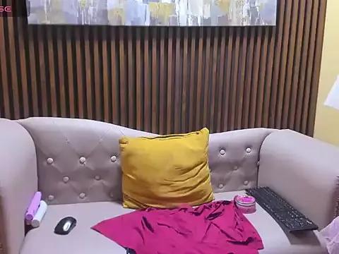 sweet_love23 from StripChat