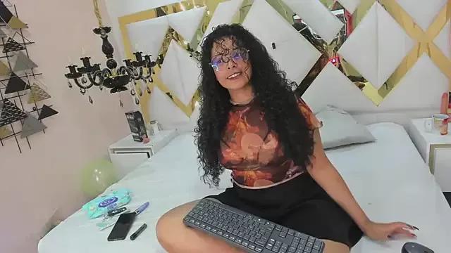 Explore our live girls sluts from our Custom and Multi clubs and checkout exclusive access to highly interactive content, such as shape, hair, titties, pussy type and many more.