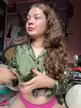 Explore our live girls sluts from our Custom and Multi clubs and checkout exclusive access to highly interactive content, such as shape, hair, titties, pussy type and many more.