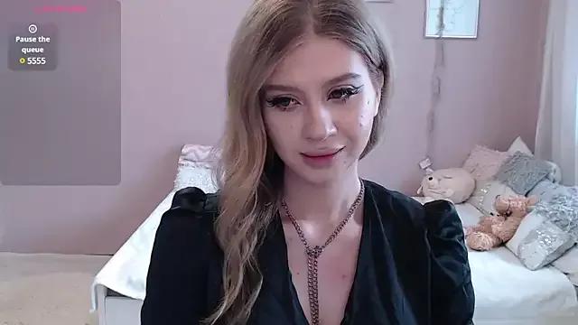 Explore our live girls sluts from our Custom and Multi clubs and checkout exclusive access to highly interactive content, such as shape, hair, titties, pussy type and many more.