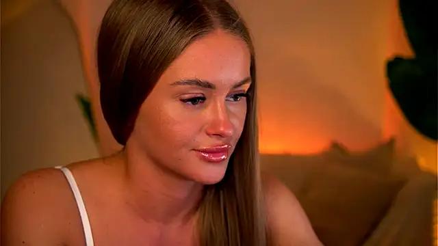 sweet_rapunzell from StripChat
