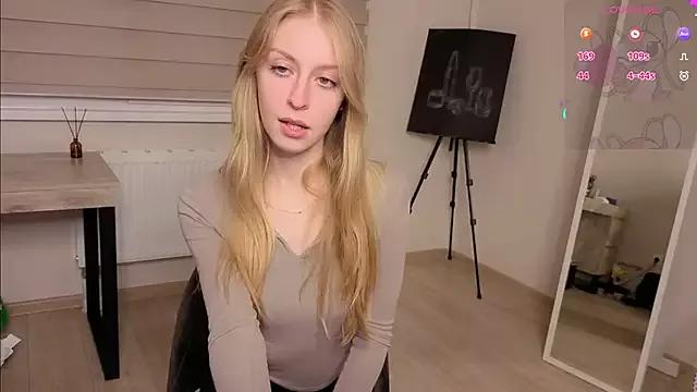 Sweet_xx_Gold from StripChat