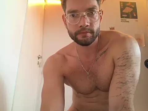 SweetBoyToy from StripChat