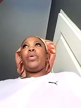 SWEETDOLLY29XX from StripChat