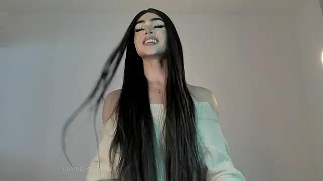 Explore our live girls sluts from our Custom and Multi clubs and checkout exclusive access to highly interactive content, such as shape, hair, titties, pussy type and many more.