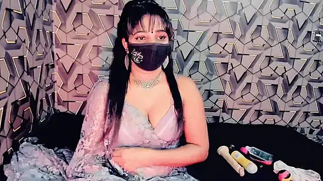 Sweetie_Fox_XXX from StripChat