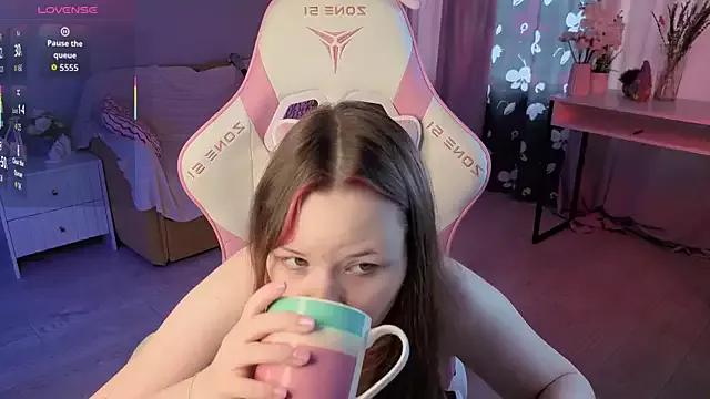 Sweetie_Hope from StripChat