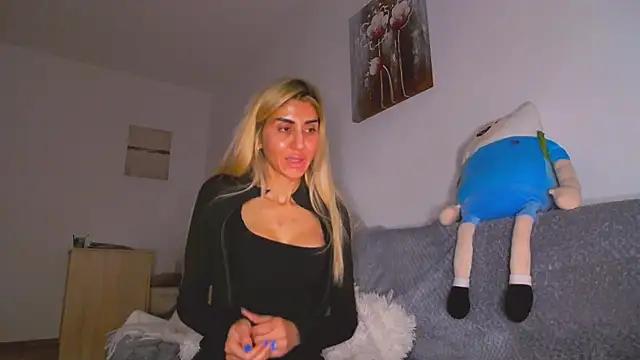 Explore our live girls sluts from our Custom and Multi clubs and checkout exclusive access to highly interactive content, such as shape, hair, titties, pussy type and many more.