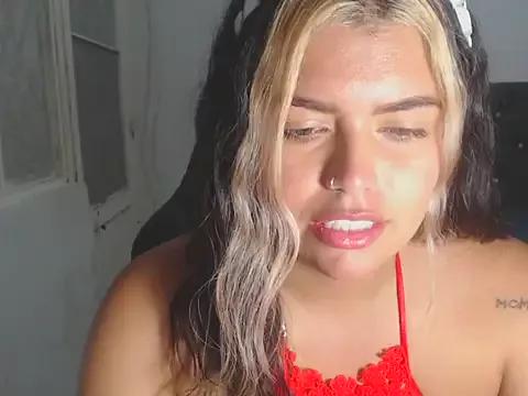 sweetkitty_16 from StripChat