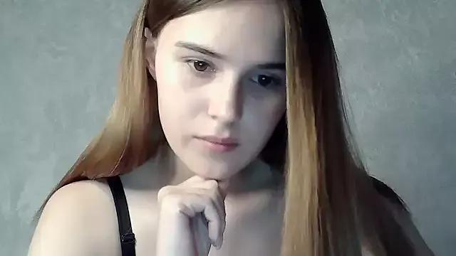 SweetLoraa from StripChat