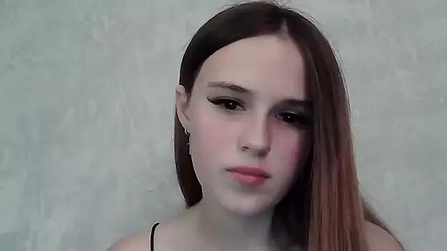 SweetLoraa from StripChat