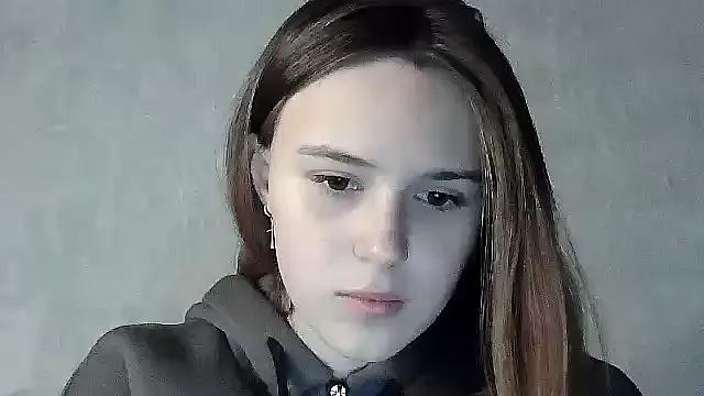 SweetLoraa from StripChat