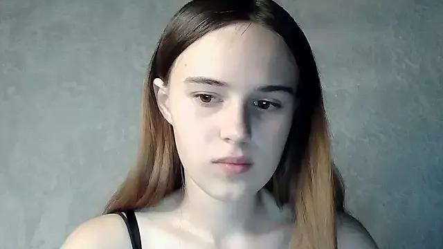 SweetLoraa from StripChat