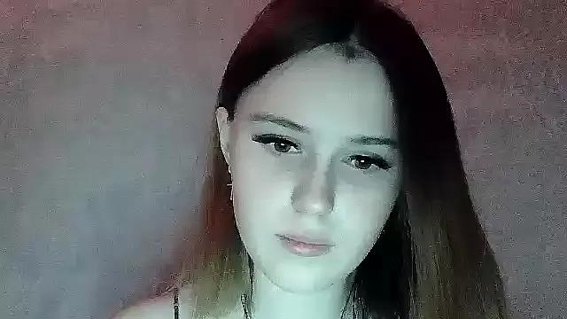 SweetLoraa from StripChat is Freechat