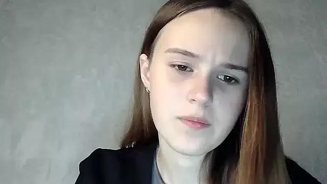 SweetLoraa from StripChat is Freechat