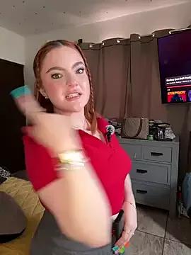 sweetluciee from StripChat