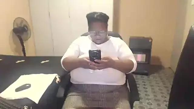 sweetnoziexx from StripChat