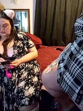 Sweetpeas78 from StripChat