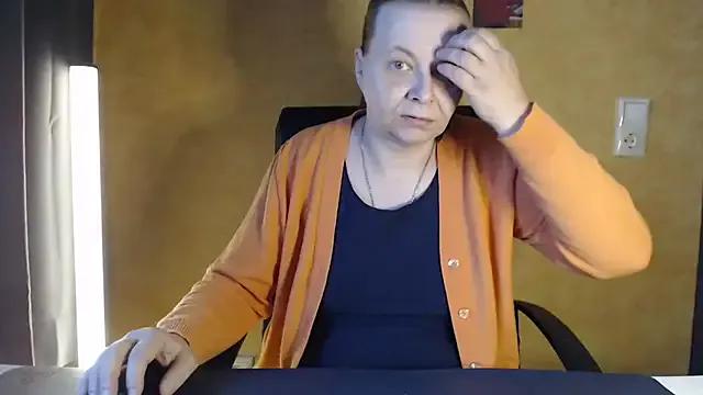 SweetPhoenix76 from StripChat