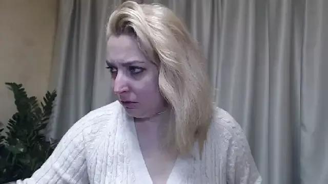 sweetpussy13 from StripChat