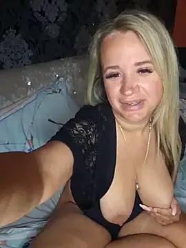 SweetShellyx from StripChat
